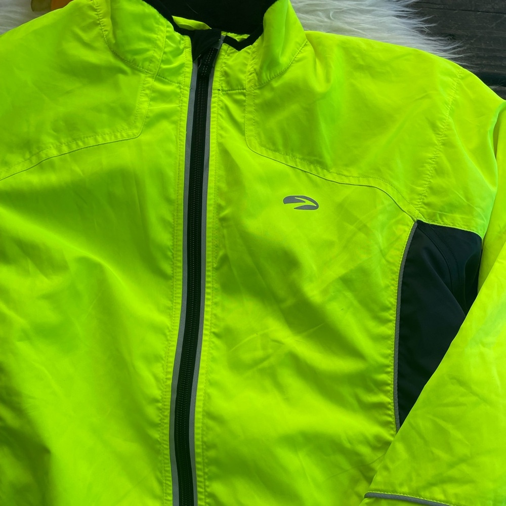 Brooks Reflective Running Lightweight Full Zip Ja… - image 5